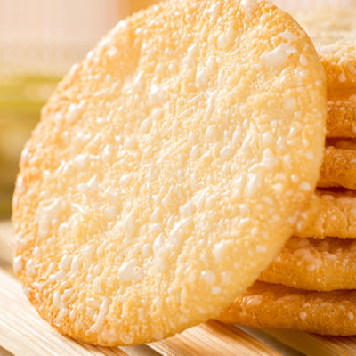 Buon prezzo Dolce di riso soffiato sano delizioso di Senbei dei cracker esotici del riso in linea