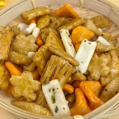 comprare Il multiplo modella il cracker giapponese del riso della miscela dell'alga del cracker del riso online manufacture