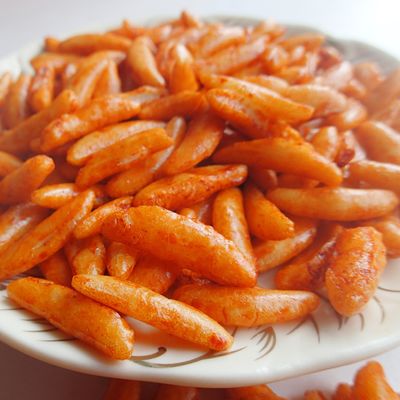 Buon prezzo Spuntini liberi del grano del riso del cracker di Chili Chinese Snacks Premium Quality del glutine giapponese della qualità superiore in linea