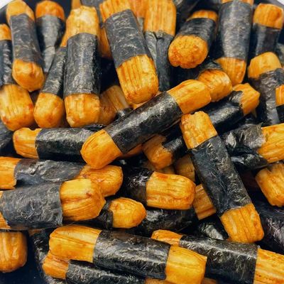 Buon prezzo Il cracker croccante del riso ha soffiato spuntini di Antivari giapponesi del rotolo del riso dell'alga dell'alimento in linea