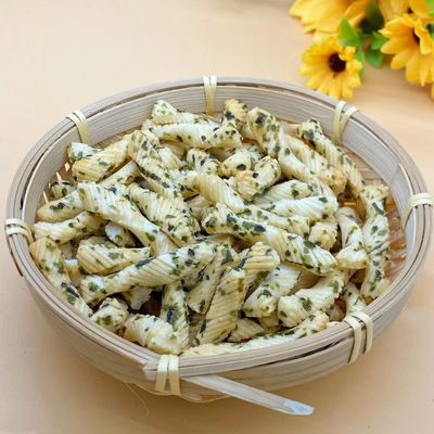 Buon prezzo Il cracker verde giapponese del riso dell'alga della Tailandia fa un spuntino a spirale a forma di in linea