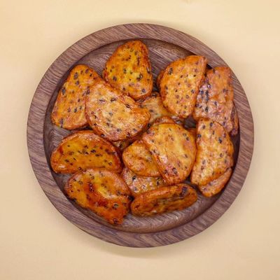 Buon prezzo Il curry croccante Chili Black Pepper Flavor Snack dell'alga dei cracker del riso ha fritto in linea