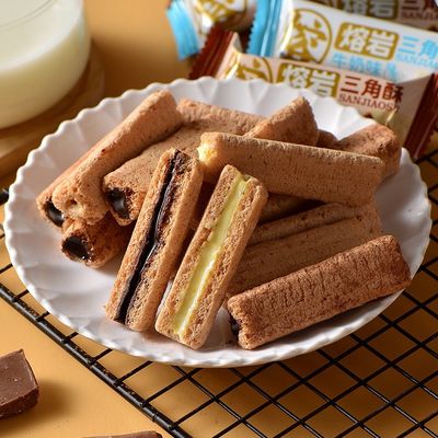 Buon prezzo Spuntini fare un spuntino beati del cracker del riso di soffi del riso del latte e del cioccolato fondente in linea
