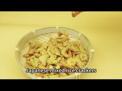 Gli alimenti coreani hanno mescolato lo spuntino esotico del grano dei cracker del riso